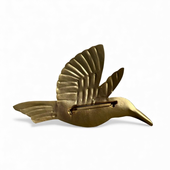 Vintage Etched Gold Toned Hummingbird Brooch Pin - Picture 3 of 3